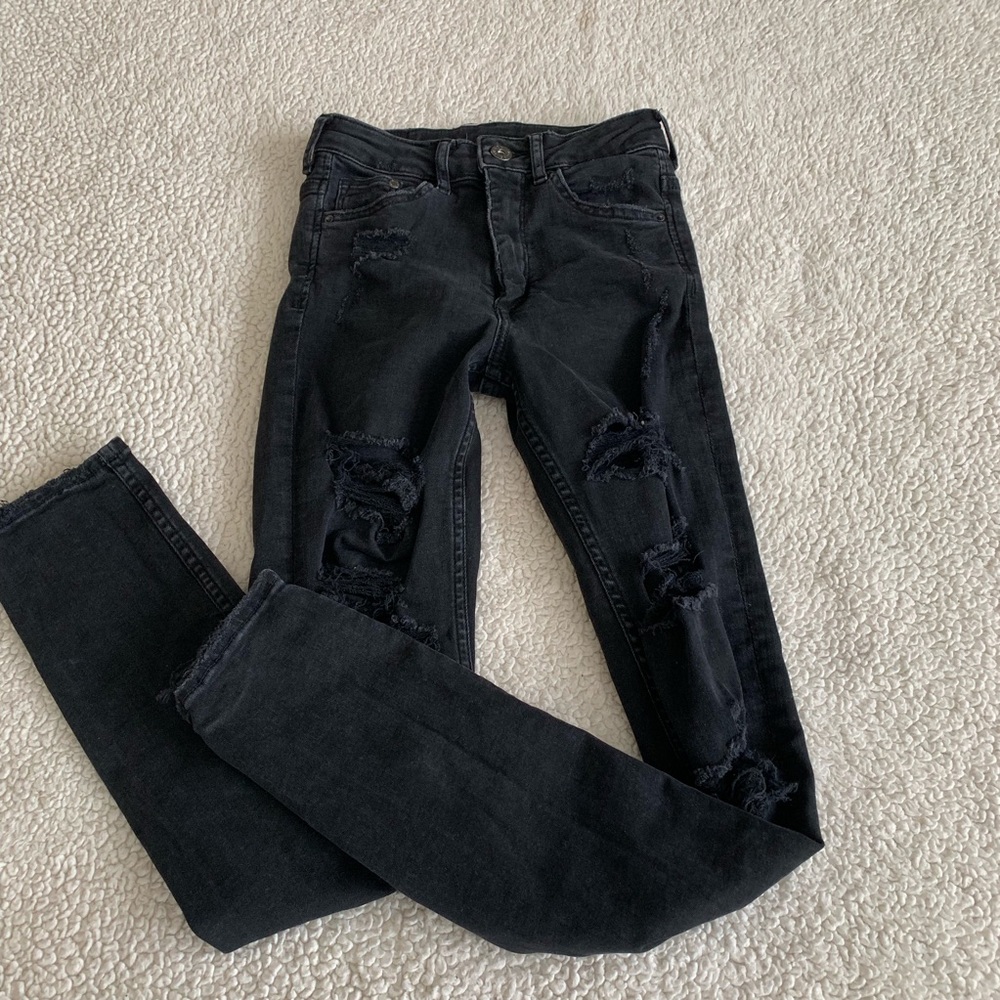 H&M black ripped skinny jeans